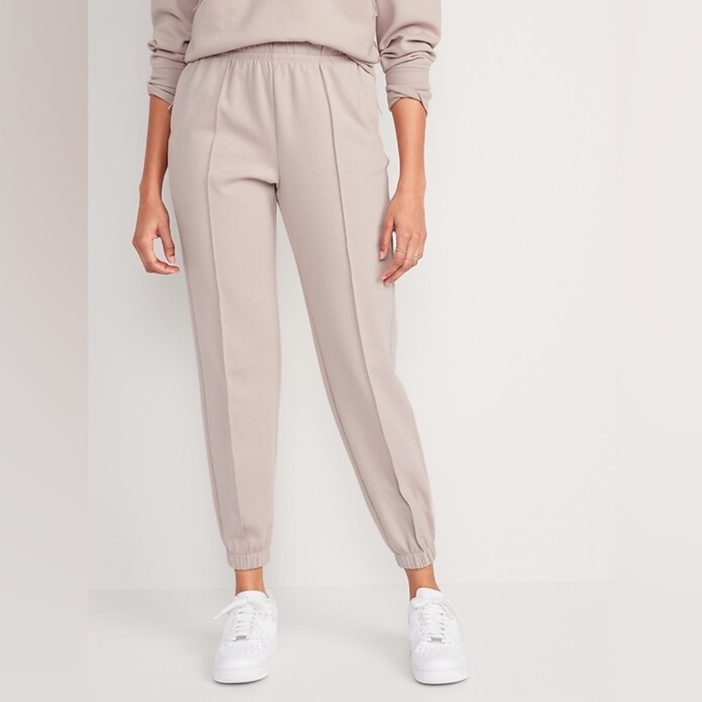 High Waisted Dynamic Fleece Pintucked Sweatpants